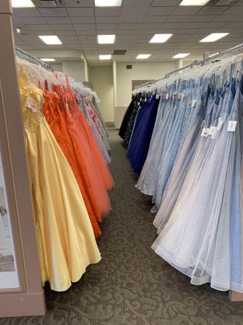 The David’s Bridal stores like the one in Baltimore have a great range of sizes and colors in store. I went in there not knowing anything about the dress that I wanted and I left with my dream dress. They have dress sizes 0-24 for prom dresses and do their own alterations.